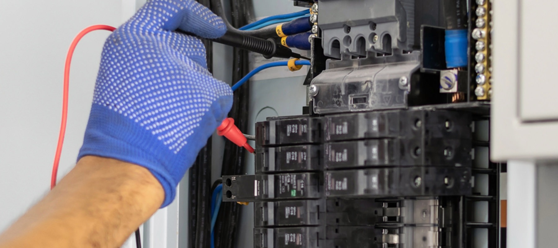 Professional Licensed Electrician Services in Pembroke Pines, FL 